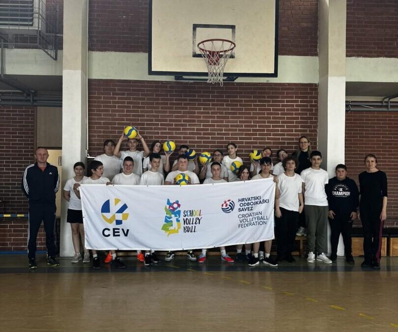 IGRAJ ODBOJKU, RASTI S NJOM